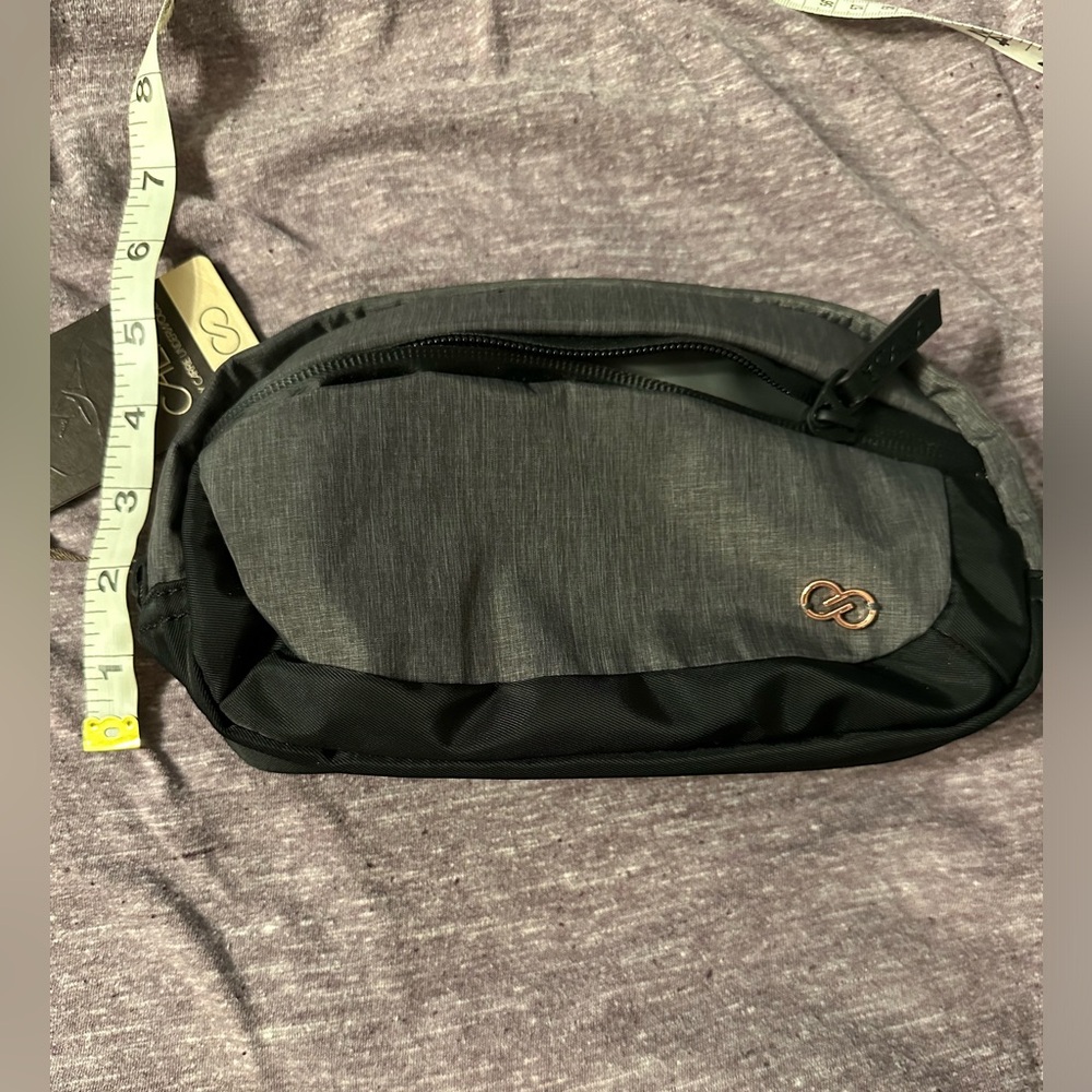 NWT Calia by Carrie Underwood Essentials Pouch